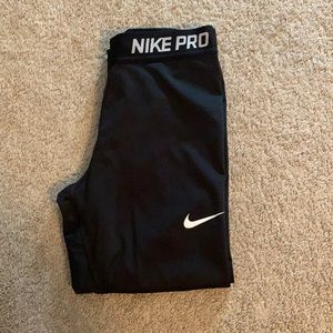 Girls Nike Capri Leggings
